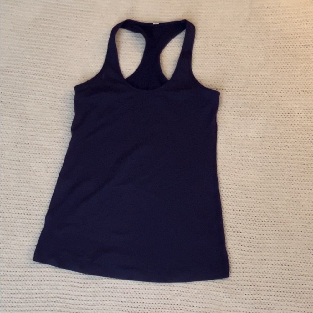Lululemon tank top.